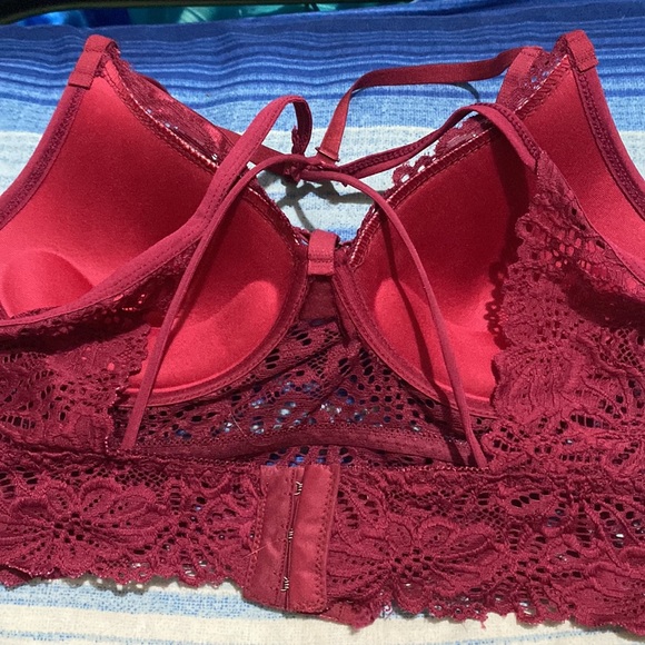 Strappy lace push up bra - Picture 2 of 2